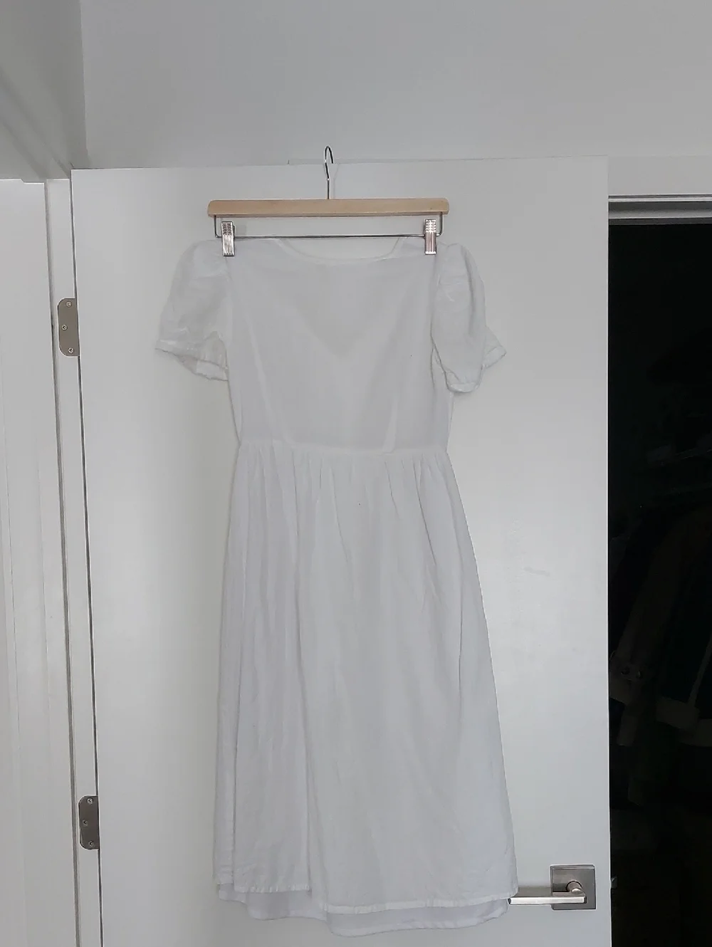 Japna White Button-Front Midi Dress with Puff Sleeves - Picture 4 of 4